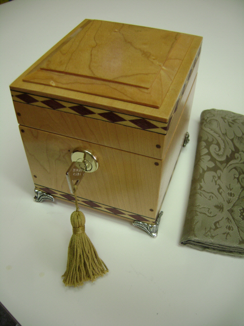 Harlequin Box ( Hard Maple )