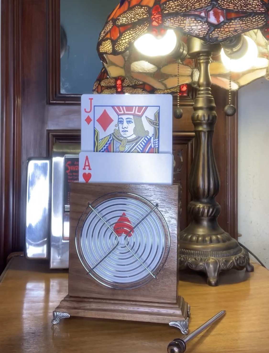 Jumbo Victorian Card Suspension - Image 2