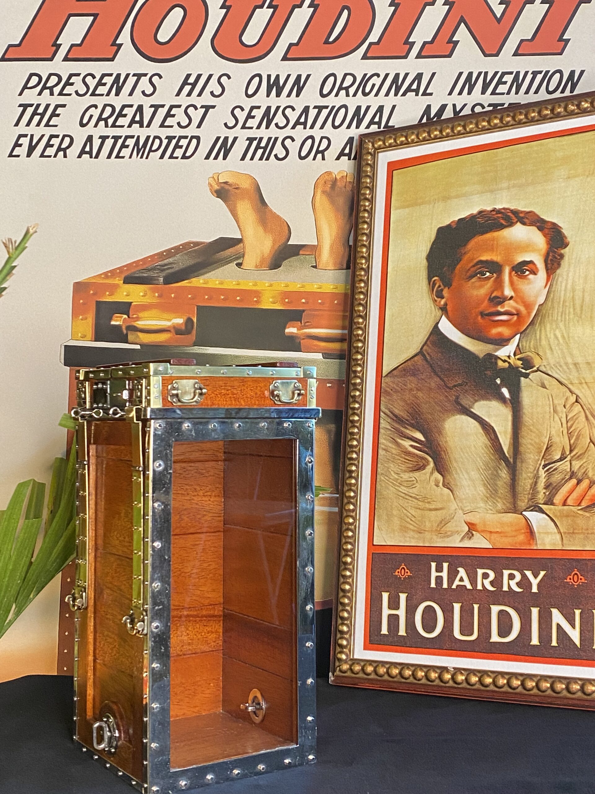 Miniature Houdini Water Torture Cell (1/6 Scale)